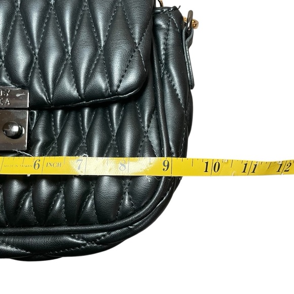 BADGLEY MISCHKA Black Vegan Leather Crossbody Bag Quilted Designer Adjustable - Picture 8 of 13